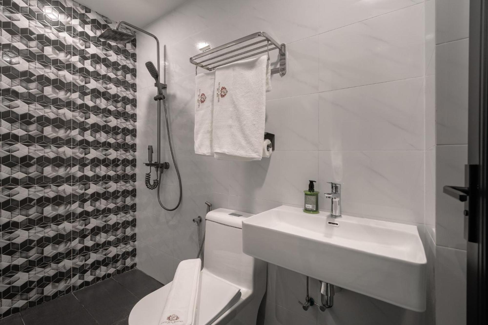 Saturn Hotel Джордж Таун Екстериор снимка